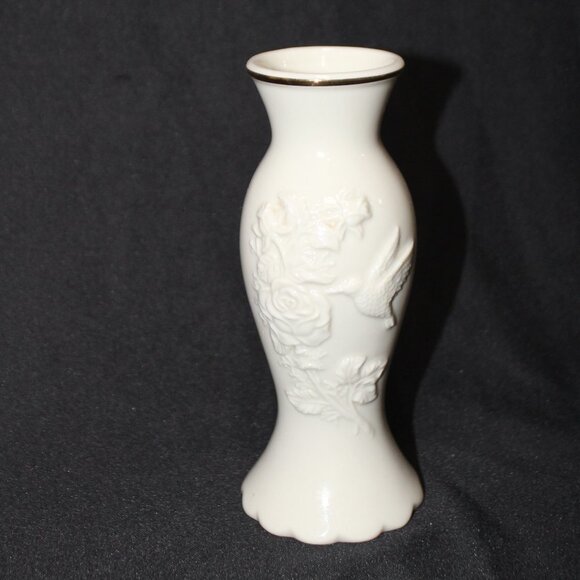 Lenox Small Hummingbird Gold Trim Bud Vase - Picture 1 of 9